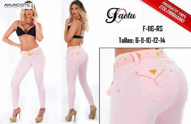 Jeans levanta cola, encanto latino.