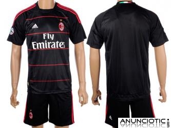 vender Manchester United, el AC Milan en la camisa 