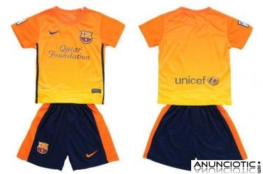 En 2012 el camiseta Arsenal regresa a su uniforme tradicional