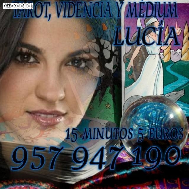 LUCIA TAROT Y VIDENTE 15 MINUTOS 5 EUR OFERTA 