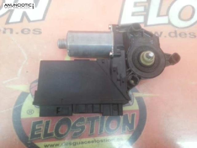 Motor elevaluna trasero derecho 0130821766 audi a4