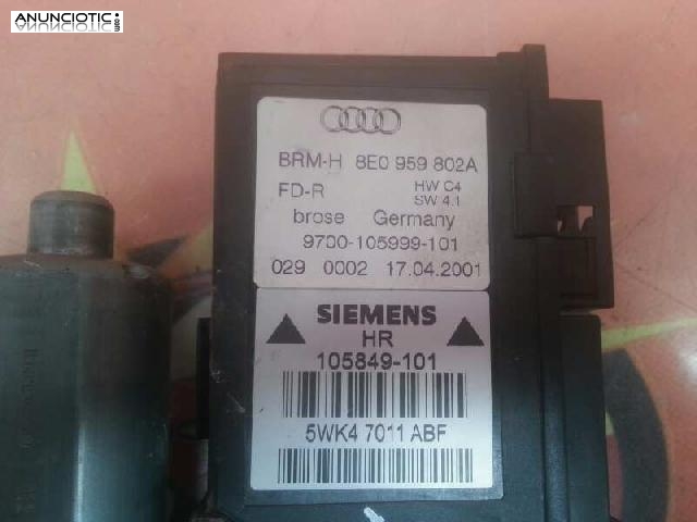 Motor elevaluna trasero derecho 0130821766 audi a4