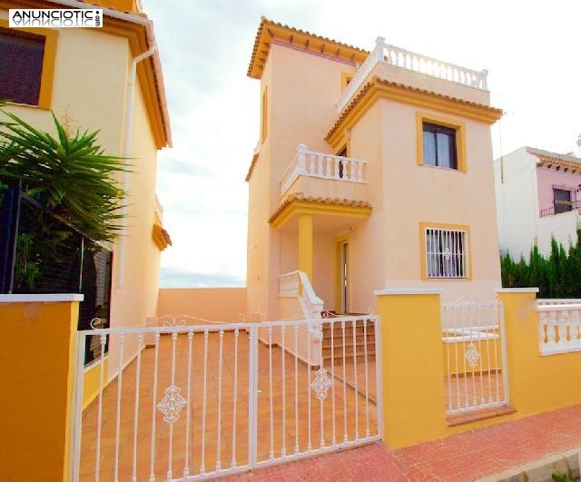 Chalet independiente con sotano junto al mar Torrevieja