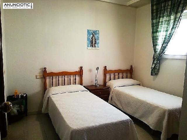 Apartamento 1 + 1 dormitorio  con piscina centro Torrevieja