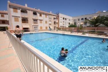 TORREVIEJA,MUY CERCA PLAYA 3 HABS,PISCINA,69.900 EUROS