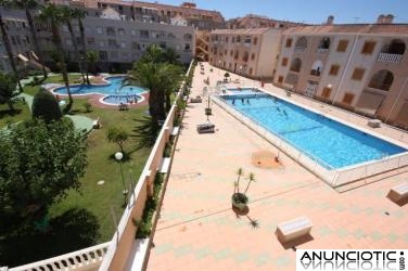 TORREVIEJA,MUY CERCA PLAYA 2 HABS,PISCINA,59.900 EUROS