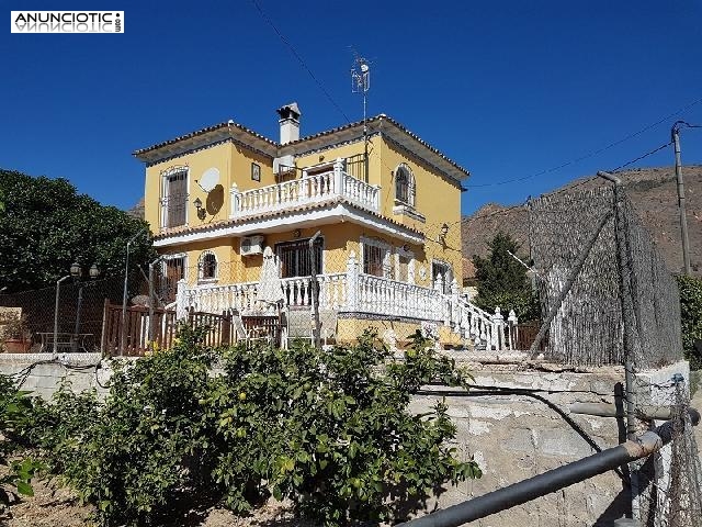 Chalet  de 180m en orihuela con parcela