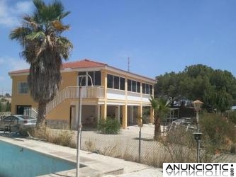 VENDO CHALET en CTRA. AGOST-ALICANTE