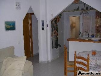 TORREVIEJA BUNGALOW 2 HABS,SIN VECINOS,GRAN JARDIN Y SOLARIUM,EXCELENTE PRECIO.79.000 EUROS. 