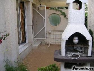 TORREVIEJA BUNGALOW 2 HABS,SIN VECINOS,GRAN JARDIN Y SOLARIUM,EXCELENTE PRECIO.79.000 EUROS. 