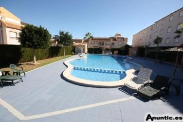 TORREVIEJA,BUNGALOW CON GRAN SOLARIUM PRIVADO 2 HABS 76.000E 