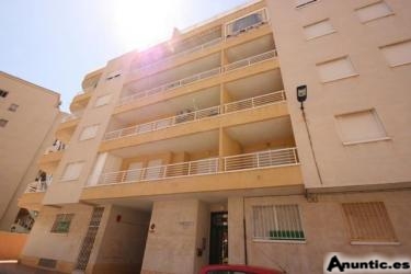 TORREVIEJA,2 HABS APARTAMENTO AL LADO PLAYA.66.000 EUROS 