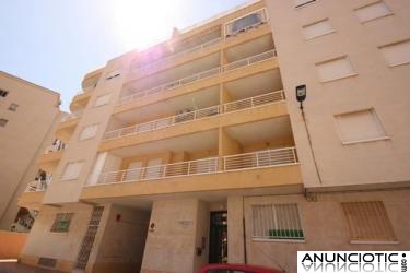 TORREVIEJA,2 HABS APARTAMENTOAL LADO PLAYA.63.900 EUROS 