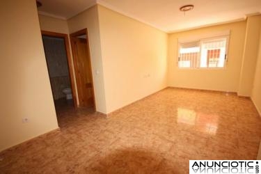 TORREVIEJA,2 HABS APARTAMENTOAL LADO PLAYA.63.900 EUROS 