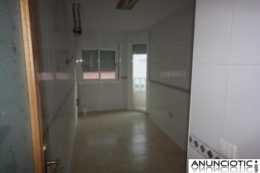 TORREVIEJA 4 HABS ZONA CENTRO,2 TRASTEROS 119.000E 