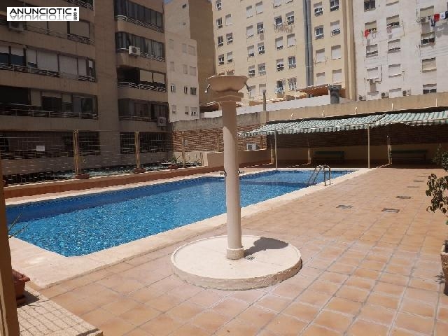 Piso con garaje y piscina comunitaria