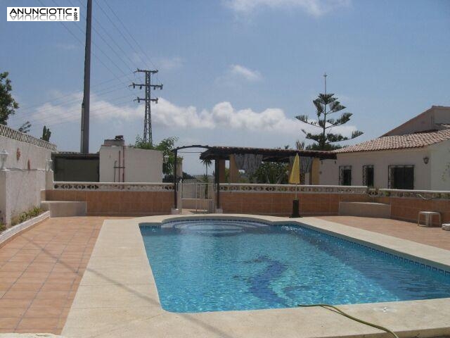 ocasion chalet indepediente con piscina y parking y vistas