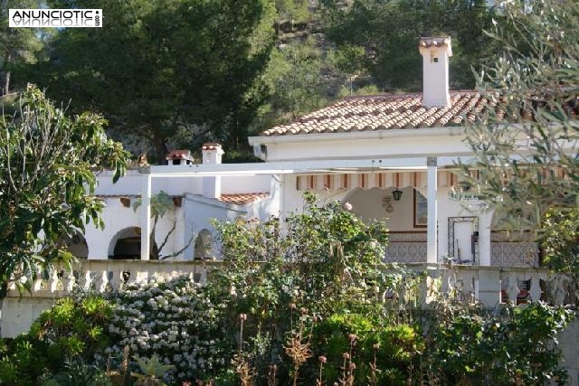 ocasion finca con garaje y amueblada y barbacoa