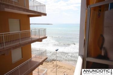 TORREVIEJA PRIMERA LINEA PLAYA 2 HABS 69.000 EUROS.