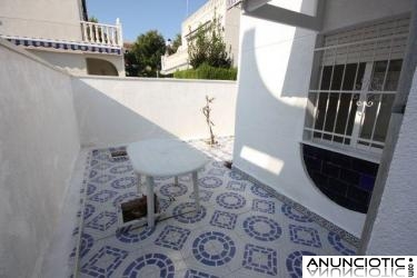 TORREVIEJA,ADOSADO  DUPLEX 2 HABS 52.000 EUROS