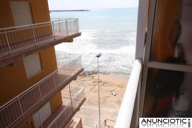 TORREVIEJA PRIMERA LINEA PLAYA 2 HABS 62.000 EUROS.