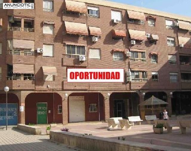 Se alquila piso en la zona de campoamor