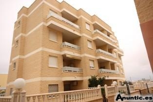 TORREVIEJA APARTAMENTO 2 HABS,PISCINA,GARAJE, 78.000 EUROS. 