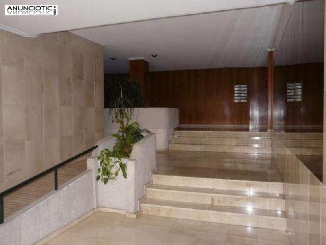 Vivienda con ascensor y plaza de garaje