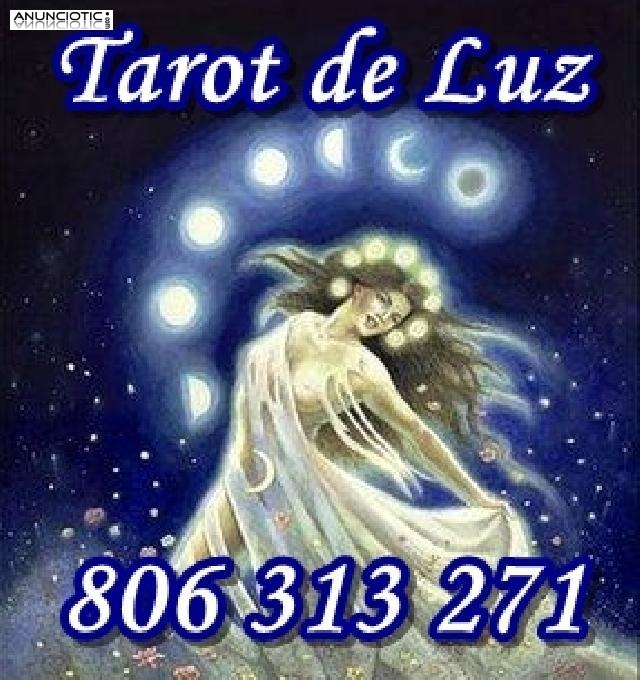 Tarot barato y Fiable. Luz Azul Tarot: 806 313 271..