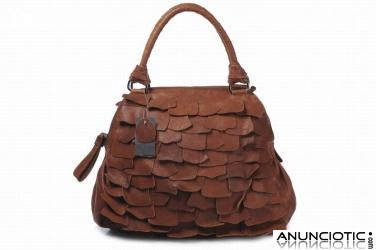 Ropa moda  ,bolsos :LV,GUCCI,PRADA etc.£º www.bolsos-marca.com  