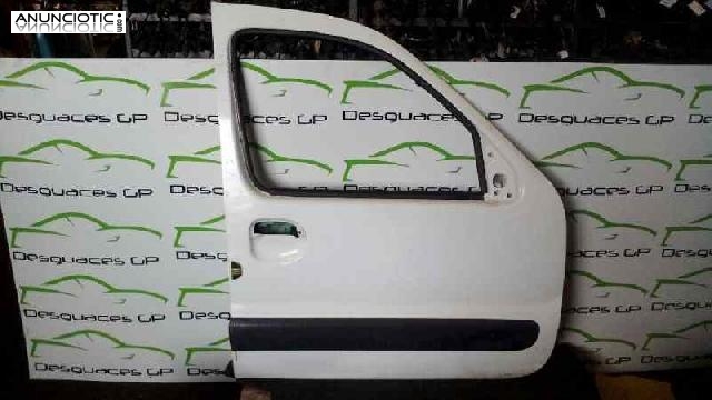 Puerta del. der. de renault kangoo