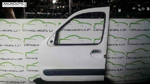 Puerta del. izq. de renault kangoo