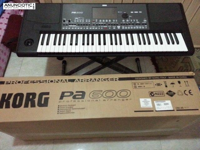 Korg PA-600 Professional 61-Key Arranger