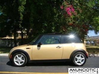 Mini Cooper Hatchback a 2600