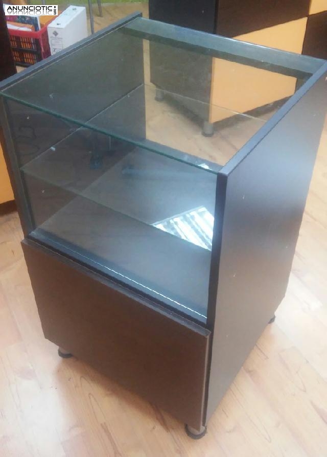 Mostrador para tienda en 3 modulos, con 1 vitrina expositor.