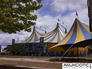 SANT JUST DESVERN CIRCO PIRAÑA SHOW 