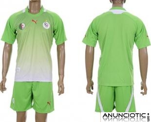 La nueva temporada de la camiseta de f¨²tbol de Francia, Italia y el Manchester 