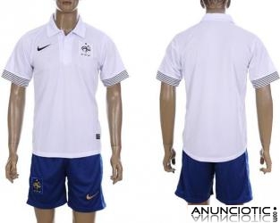La nueva temporada de la camiseta de f¨²tbol de Francia, Italia y el Manchester 
