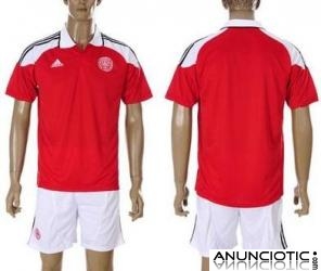 La m¨¢s reciente camiseta de f¨²tbol de España en 2012/2013