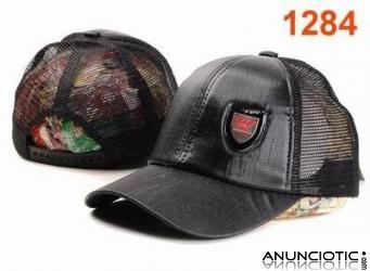 gorras y cinturones de marca a la venta