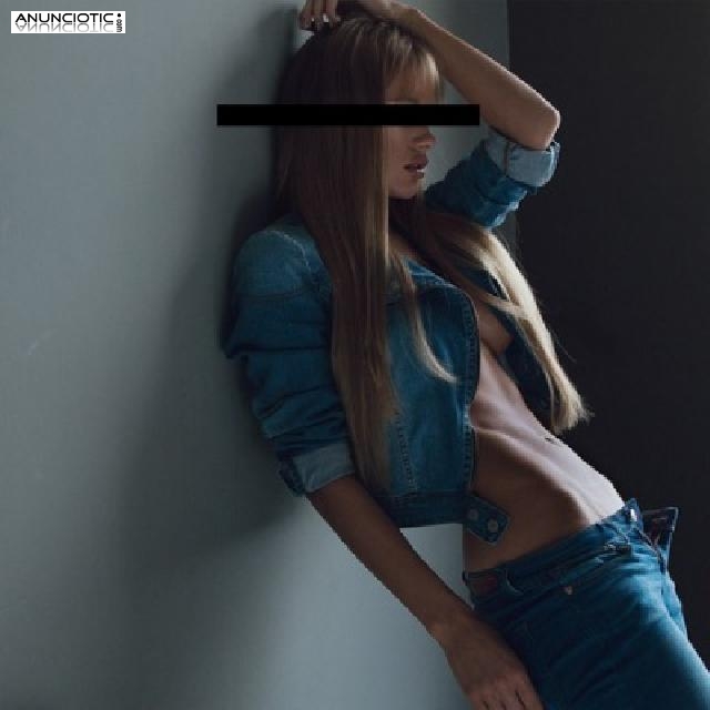 CLARA 20 AÑOS RUBIA OJOS AZULES SEDUCTORA CATALANA