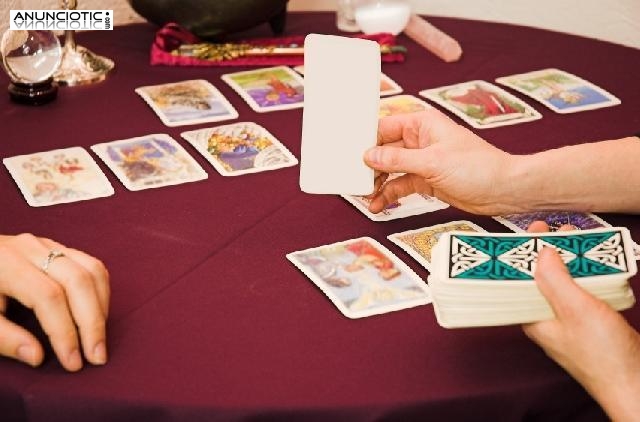 LA VIDENCIA Y EL TAROT NO ES UN JUEGO,  