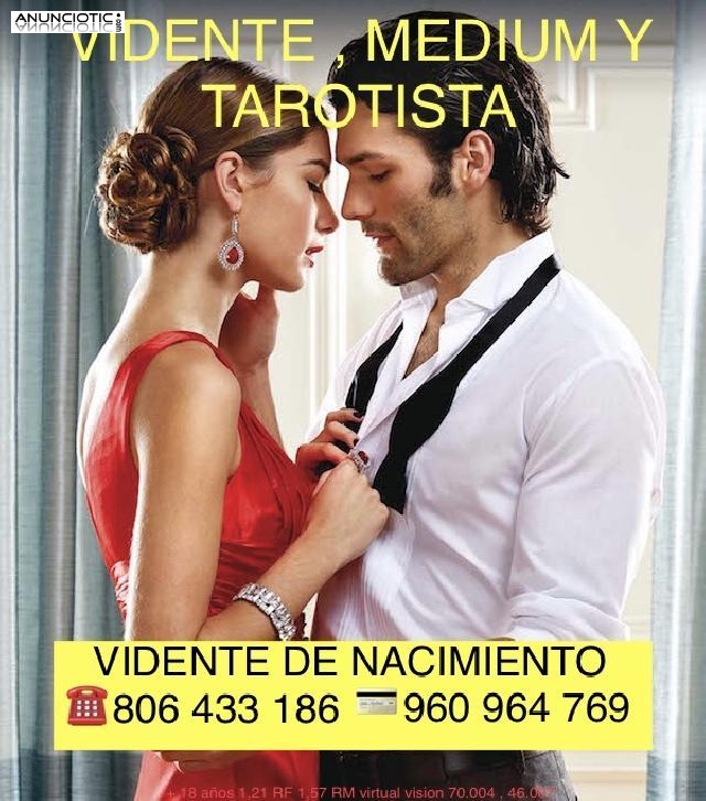 Vidente natural de nacimiento tarotista profesional casi gratis