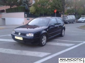 Vendo golf tdi 110 caballos. techo solar. climatizado. ordenador a bordo.