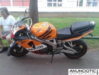 Vendo honda cbr 900rr 61000 km en perfecto estado 3500 euros 