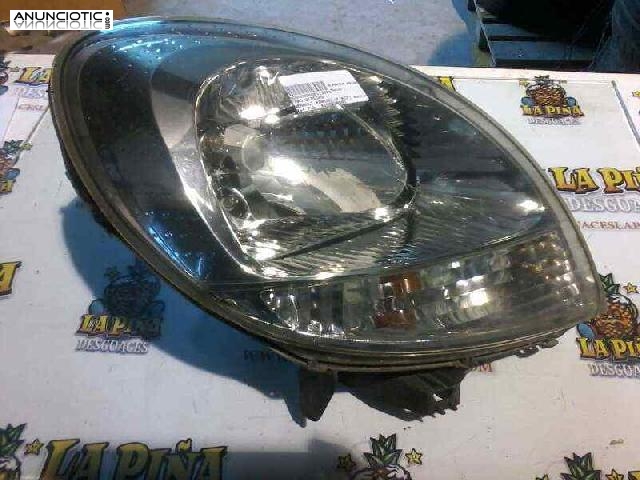 Faro derecho tipo 8200236595 de renault