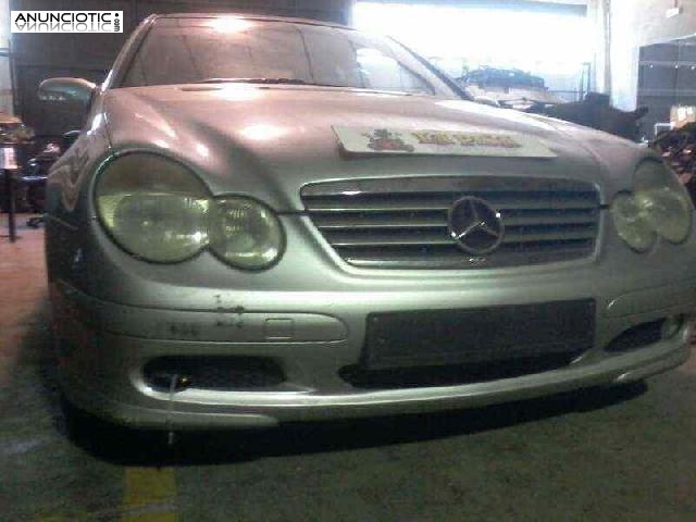 Faro mercedes clase c 2038200461