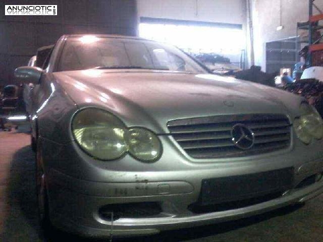 Faro mercedes clase c 2038200461