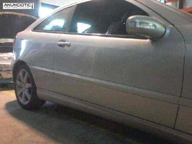 Puerta mercedes 2037201605 clase c