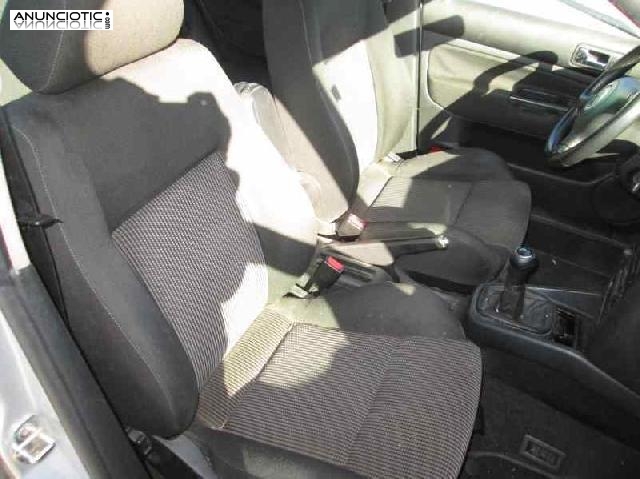 Porton trasero 1j9827025ae de volkswagen